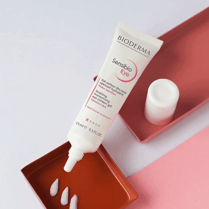 كريم العين سينسيبو من بايوديرما - 15 مل" يمكن إعادة صياغته كالتالي: "بايوديرما سينسيبو كريم للعين - 15 مل