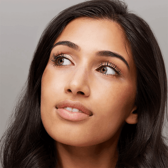 ماسكرا اي لوف اكستريم فوليم كريزي من علامة ايسنس - لون أسود