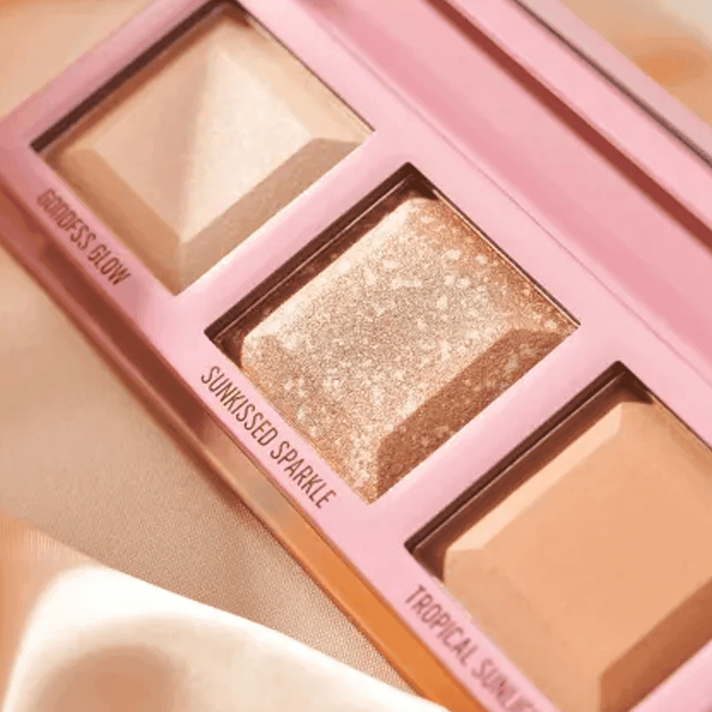 طقم هايلايتر وبرونز لامع من ايسنس - لوف ذا جلو آند برونز