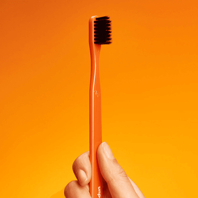 فرشاة أسنان أونبا تشا تشا بشعيرات ناعمة - لون برتقالي
