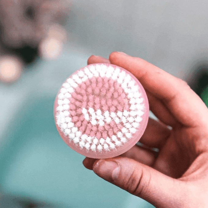 فرشاة إيكوتولس للتنظيف العميق - لون وردي